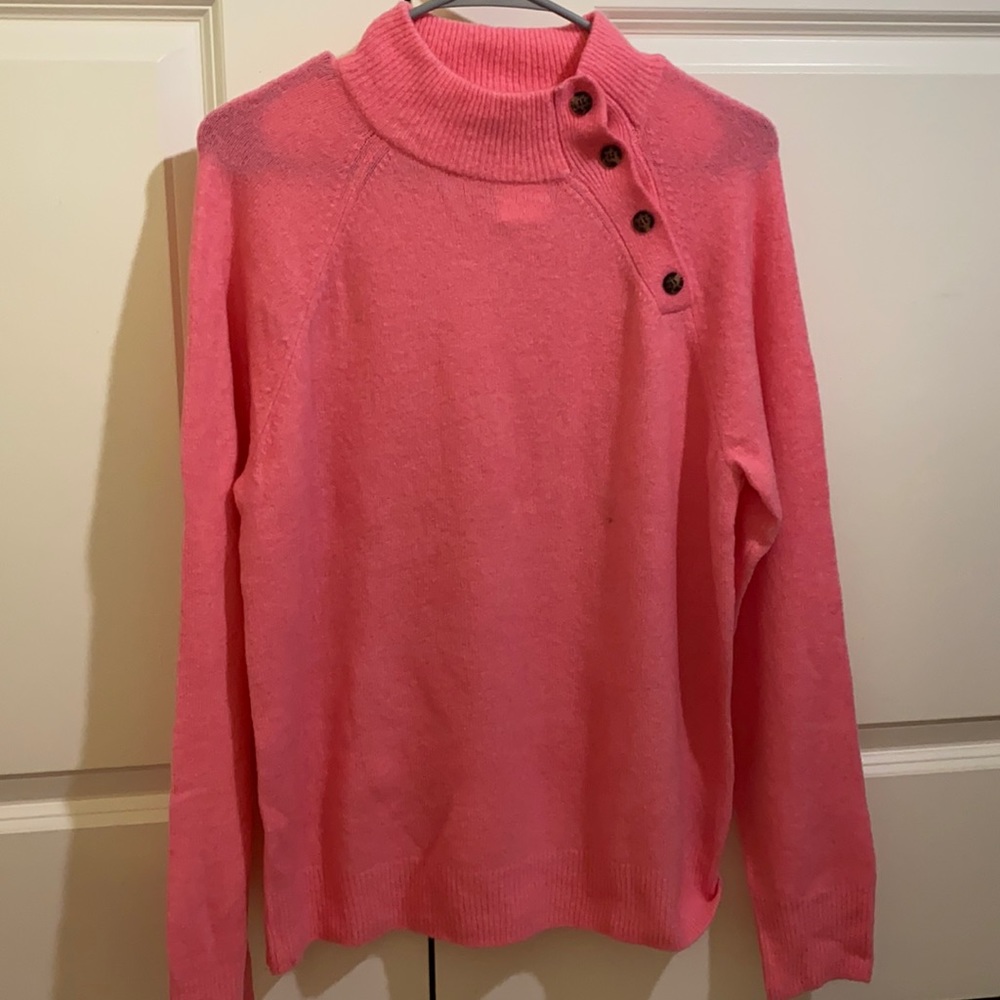 *NEW WITH TAGS* J. Crew Women’s Sweater with Buttons Pink Size Medium